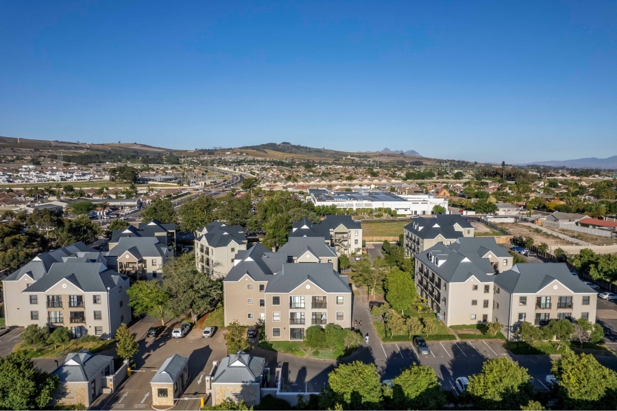 1 Bedroom Property for Sale in Silver Oaks Western Cape